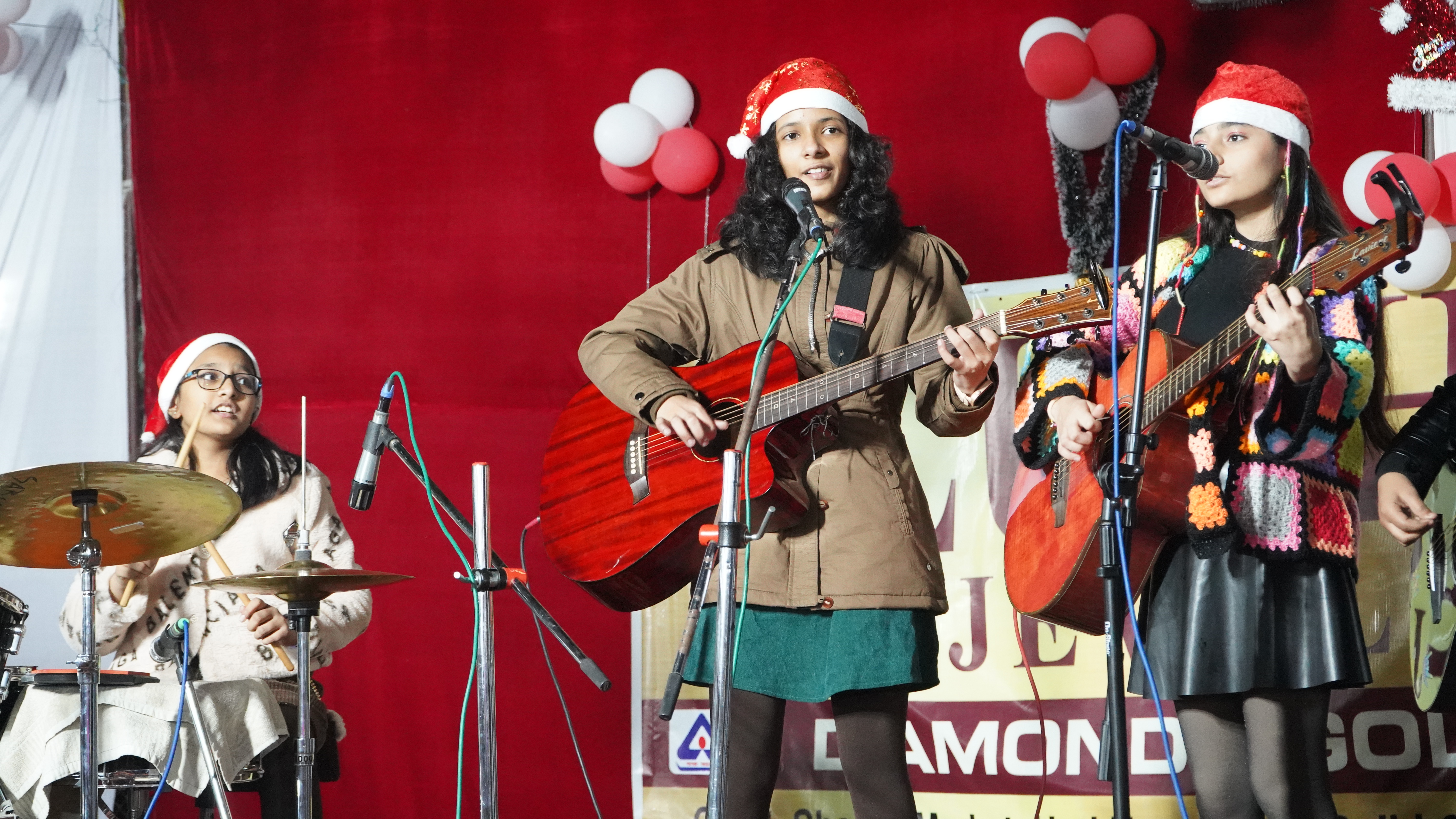 Acoustic set featuring Arjun Singh